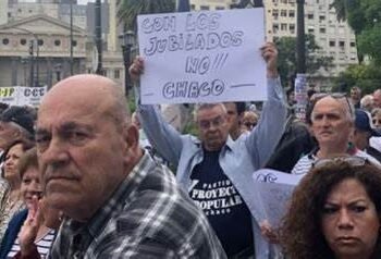 MIERCOLES MARCHA DE JUBILADOS , SERA ACOMPAÑADA CON HINCHAS DE FUTBOL .