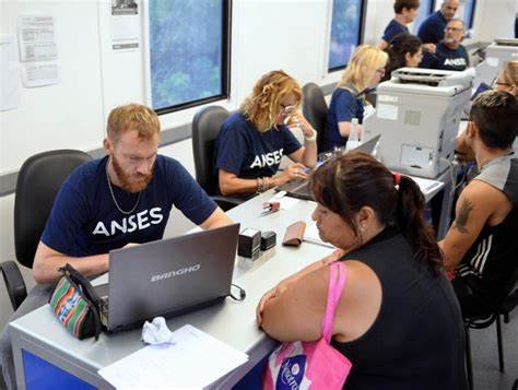 Calendario de ANSES para marzo: fechas de cobro para jubilaciones, pensiones y asignaciones.