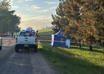 Cinco jóvenes murieron y uno resultó herido en un vuelco en la autopista Panamericana.