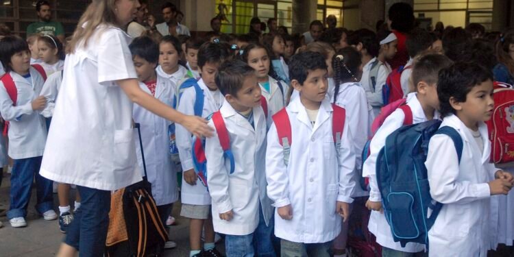 CTERA:  Anuncia paro docente de 24 horas para este jueves 22 de mayo.