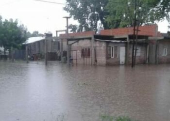 Más de mil evacuados y rutas cortadas: El temporal golpeó con fuerza en el norte bonaerense.