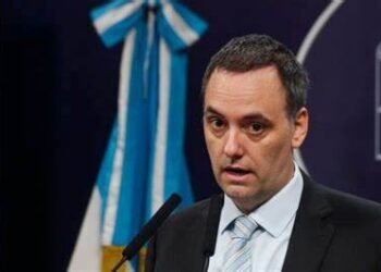 CABA : GANO  MANUEL ADORNI .