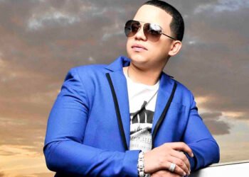 SAN MIGUEL : CLUB ZONE SE VISTA DE GALA CON LA PRESENCIA DE J.ALVAREZ