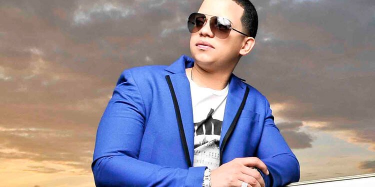 SAN MIGUEL : CLUB ZONE SE VISTA DE GALA CON LA PRESENCIA DE J.ALVAREZ