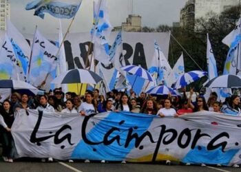 Marcha a Plaza de Mayo contra la condena a Cristina Kirchner.
