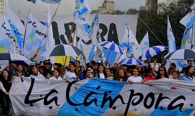 Marcha a Plaza de Mayo contra la condena a Cristina Kirchner.
