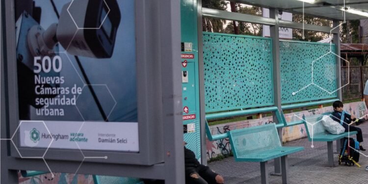 HURLINGHAM : PARADAS SEGURAS .