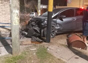 MALVINAS ARGENTINAS : Accidente en Los Polvorines choque entre dos vehículos deja a una mujer y su bebé hospitalizados.