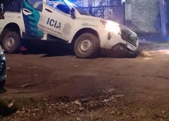 MERLO: LA POLICIA SE QUEDO ESTANCADA CON SU MOVIL POLICIAL .