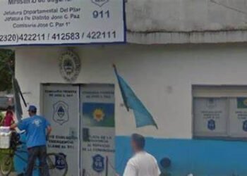 JOSE C PAZ: POLICIA FUE ABATIDO  ANTE SU FAMILIA .