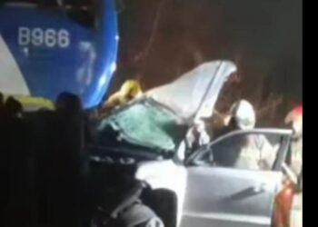 ULTIMO MOMENTO :SAN MIGUEL TREN CHOCO A UNA CAMIONETA .