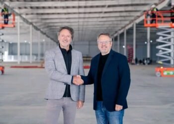 MERCADO LIBRE CONSTRUYE UNA PLANTA DE LOGISTICA EN  TRES DE FEBRERO .