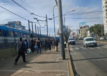 RAMOS MEJIA : TREN SARMIENTO ACCIDENTE FATAL .