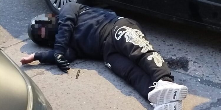 Un policía de la Ciudad mató a un motochorro que intentó asaltarlo en Barracas.