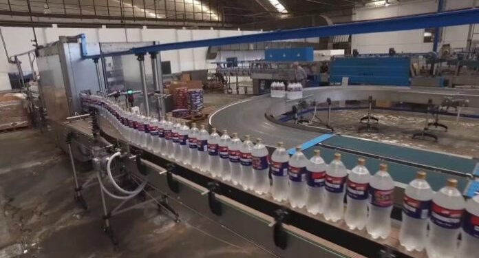 Manaos compró otra reconocida marca de gaseosas .