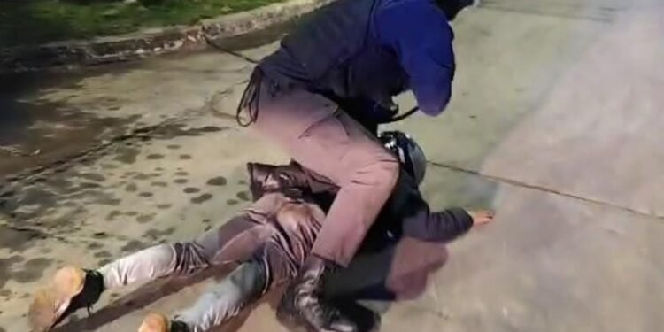 HAEDO : DOS MENORES FUERON DETENIDOS DESPUES DE UNA PERSECUCION .