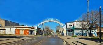 MERLO : MOTOCHORROS INTETARON ROBAR 2 VECES EN MENOS DE TRES CUADRAS .