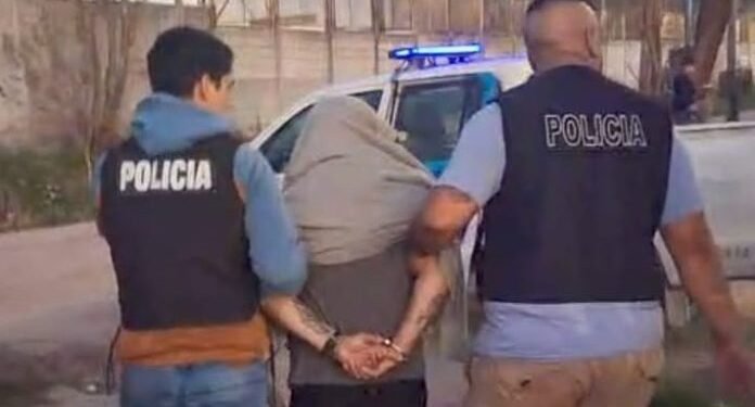 ESCOBAR : Asesinaron a un joven en la puerta de un Supermercado.