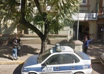 MERLO : EN SEGUNDOS SE ROBARON EL TECHO DE UN AUTO.