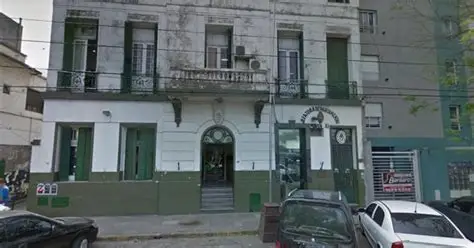 Entradera en Morón: detienen a un delincuente tras una persecución en la Autopista del Oeste.