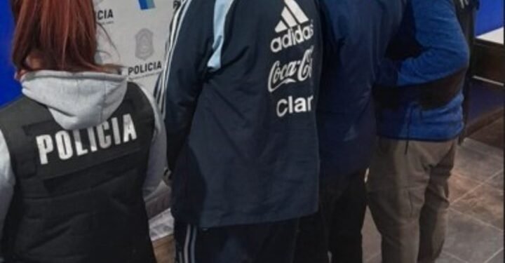 Triple femicidio conmociona al país: asesinadas tres jóvenes mujeres en la madrugada del sábado por ajuste Narco .