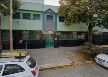 Alarma por amenazas de tiroteo en la Escuela Media N°4 de Tapiales: suspenden las clases