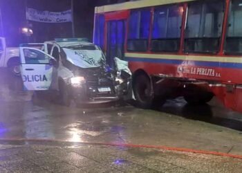 MORENO : CHOCO  UN PATRULLERO QUE ESTABA EN PERSECUCION CONTRA UN COLECTIVO DE LA PERLITA .