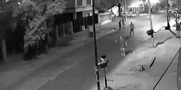 MERLO: CANSADOS DE LA INSEGURIDAD , ATRAPARON A CHORRO Y MOLIERON A PALOS .