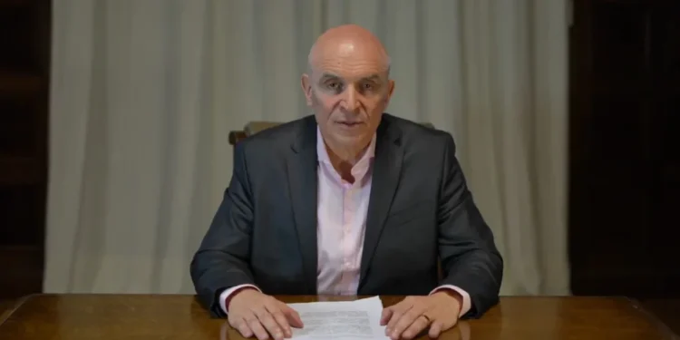 ARDE LA LIBERTAD AVANZA , RENUNCIO ESPERT .