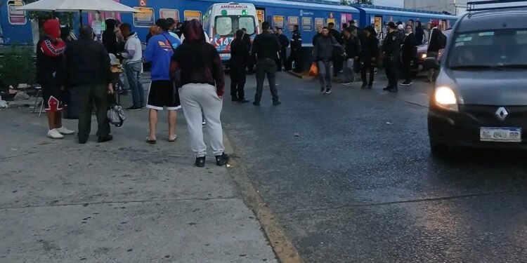 Jornada complicada en la Línea San Martín: tres incidentes generaron demoras y cancelaciones.