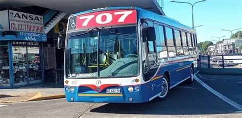 La línea 707 lleva tres días sin servicio por un paro de choferes y continúa la incertidumbre.