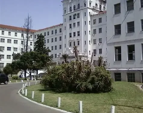 Morón: jubilado se defendió de un robo y terminó hiriendo a un delincuente con pedido de captura