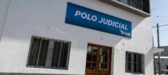 Joven asesinada a balazos frente a su hijo en Burzaco: su pareja está grave y buscan a los atacantes