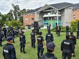 Reacomodamientos en la Policía de Hurlingham: cambios de mando y ascensos en varias comisarías