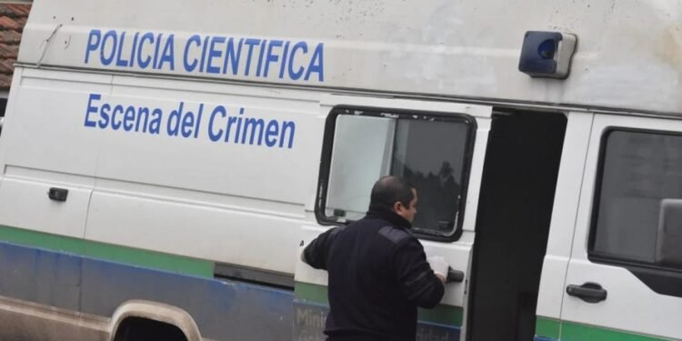 Conmoción en González Catán: hallaron sin vida a una docente y a su hijo de 7 años.