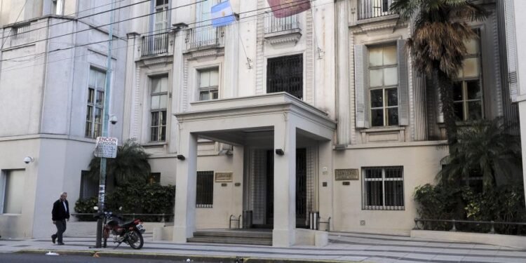 Cristina Kirchner agradeció el apoyo recibido tras su cirugía y continúa la recuperación en su domicilio.