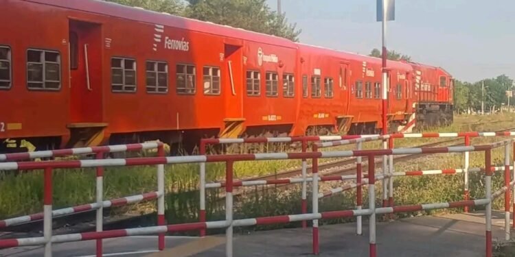 Un motociclista fue embestido por un tren del Belgrano Norte en Tortuguitas.