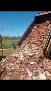 MERLO : VECINOS DEL ZORZAL ARREGLAN LA CALLE .