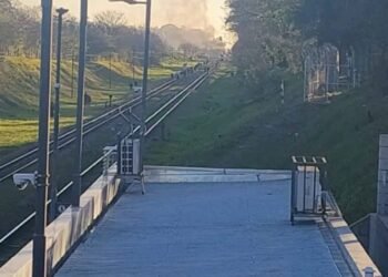 AYER VECINOS DEL BARRIO SAN JORGE DE  DON TORCUATO CORTARON LAS VIAS DEL TREN
