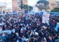 MORON: EN LA PLAZA DEL MUNICIPIO PUSIERON PANTALLA PARA QUE LOS VECINOS PUEDAN VER EL PARTIDO.
