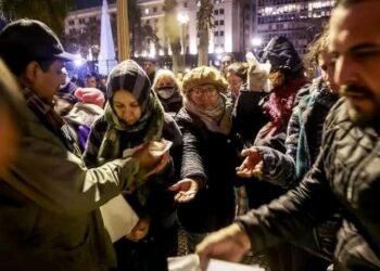 CONGRESO  Y PLAZA DE MAYO HACEN OLLAS POPULARES .