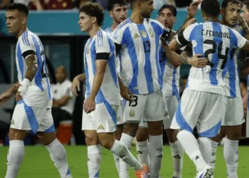 Argentina venció a Jordania y avanzó con puntaje perfecto.