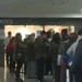 LARGAS FILAS EN LOS CENTROS DE SUBE PARA REGRISTRAR LA SUBE CUD .