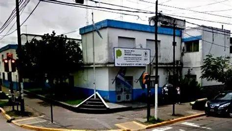 JOSE C PAZ : DELICUENTES ROBAN DE UN JARDIN DE INFANTES UN AIRE ACONDICIONADO