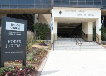 UNA MUJER DE 30 AÑOS FUE HALLADA SIN VIDA TRAS HABER PEDIDO AYUDA A LA POLICÍA.