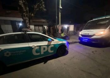 Desarticulan un presunto punto de venta de drogas en Hurlingham: dos detenidos.