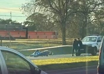 Tiroteo en Camino Centenario: un presunto delincuente murió tras un intento de robo.