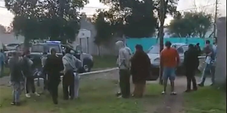 Moreno: dos presuntos delincuentes muertos y un policía federal gravemente herido tras un tiroteo en La Reja.