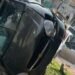 Virrey del Pino: dos sospechosos volcaron un auto robado tras un tiroteo con la Policía Bonaerense.