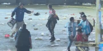 Al menos dos personas murieron durante los festejos por la victoria de la Selección Argentina por incidentes .
